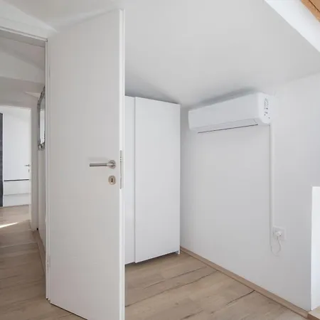 House Domen